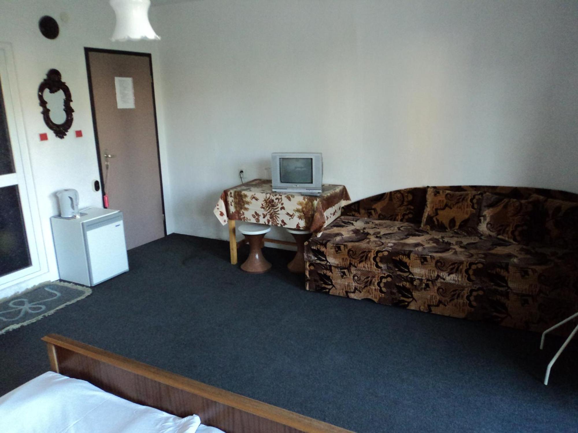Guest House Drazhev 奥布佐尔 外观 照片
